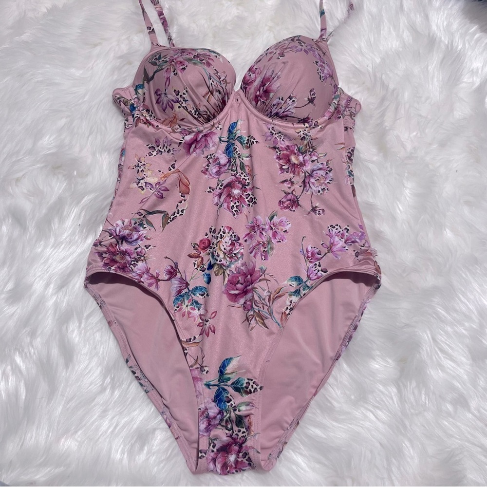 La vie en rose‎ pink floral one piece swimsuit size M